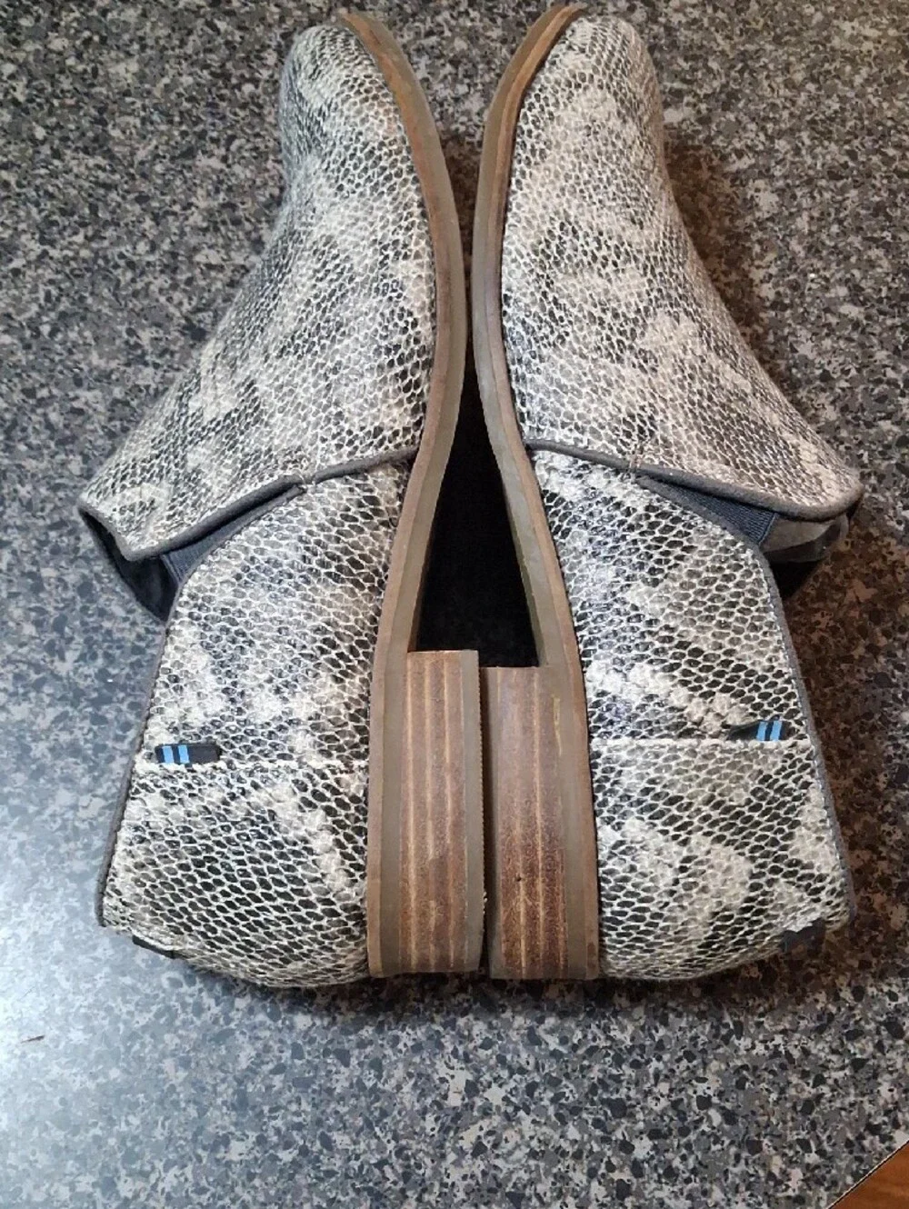 Toms Women's Snake-Print Slip-On Loafers in Black and Gray Size 10